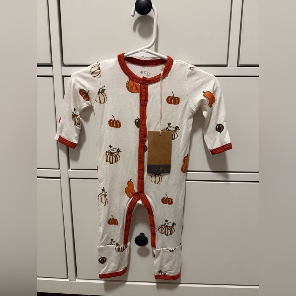 Kyte baby snap romper pumpkin print
